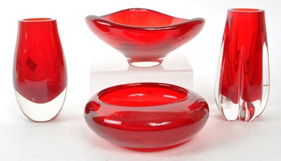 Lot 197 - FOUR VINTAGE MID-CENTURY WHITEFRIARS RED GLASS PIECES