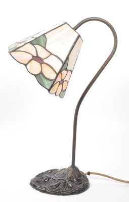 Lot 226 - TIFFANY MANNER - VINTAGE 20TH CENTURY DESK TABLE LAMP